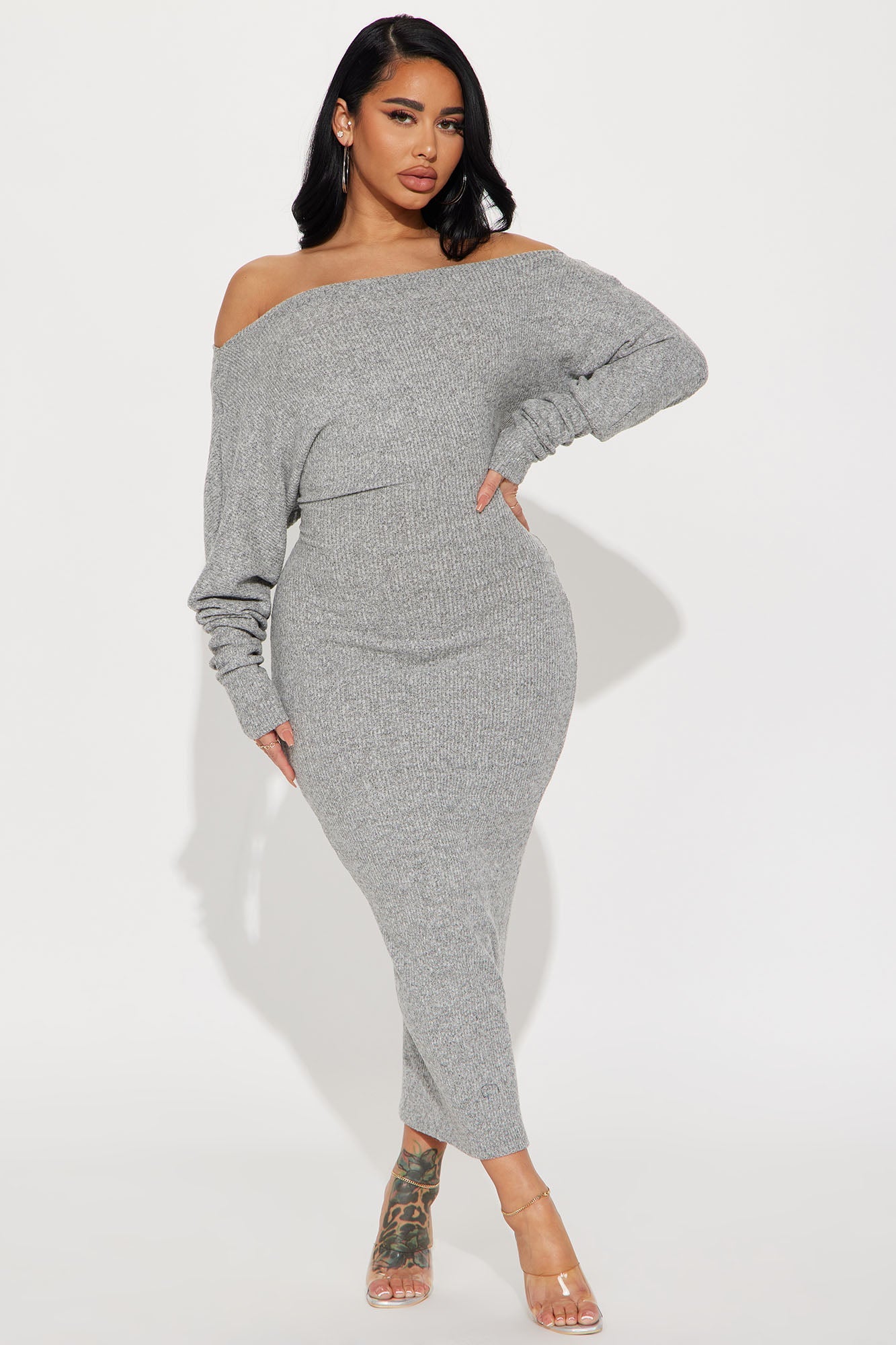 https://cdn.shopify.com/s/files/1/0293/9277/products/02-10-23Studio3_ID_KG_14-22-22_42_AD5657_HeatherGrey_13034_ES.jpg?v=1676506938