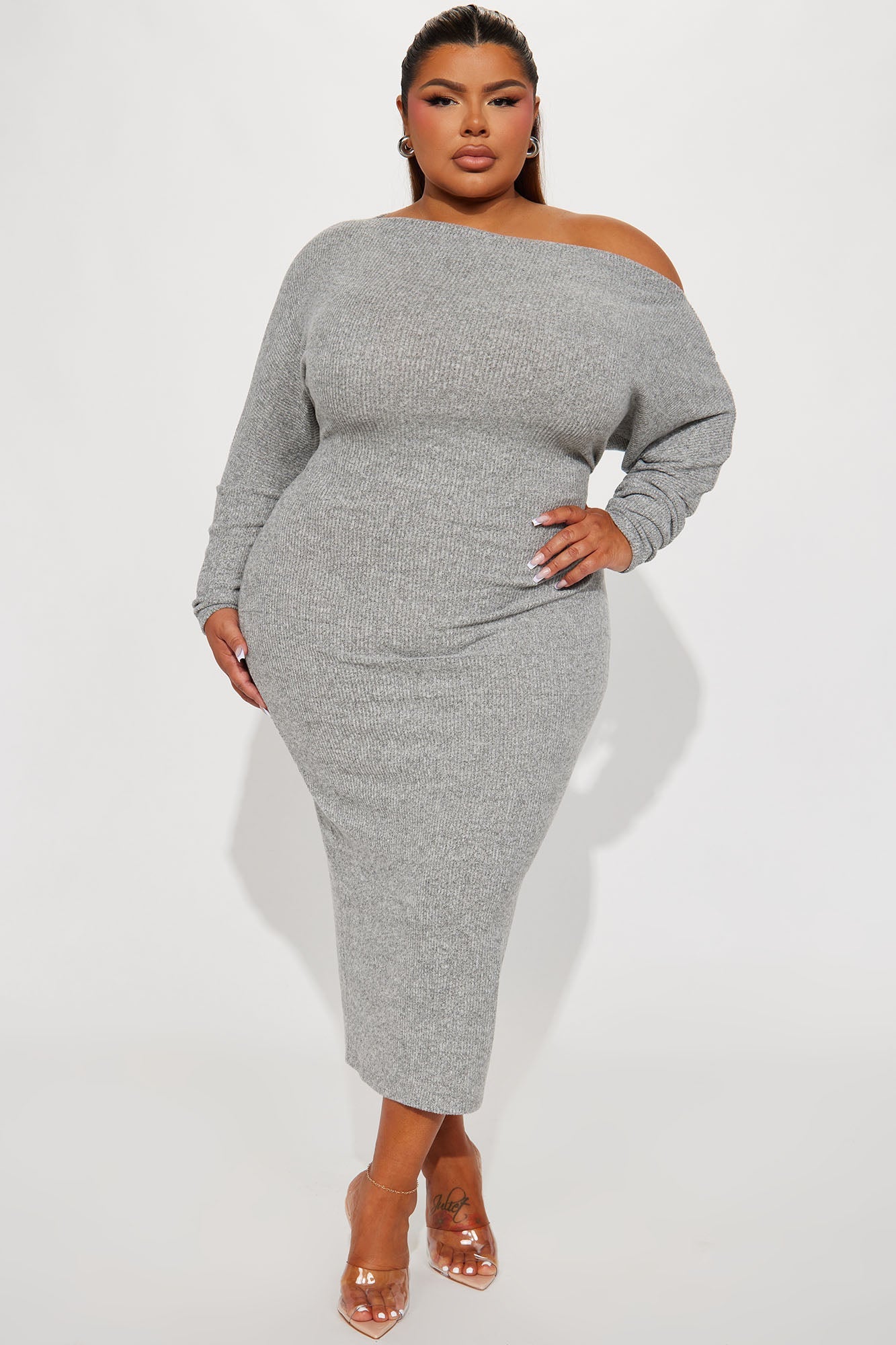 https://cdn.shopify.com/s/files/1/0293/9277/files/07-24-23Studio5_CC_AP_12-59-15_22_AD5657_HeatherGrey_32273_SG_PLUS.jpg?v=1690575609