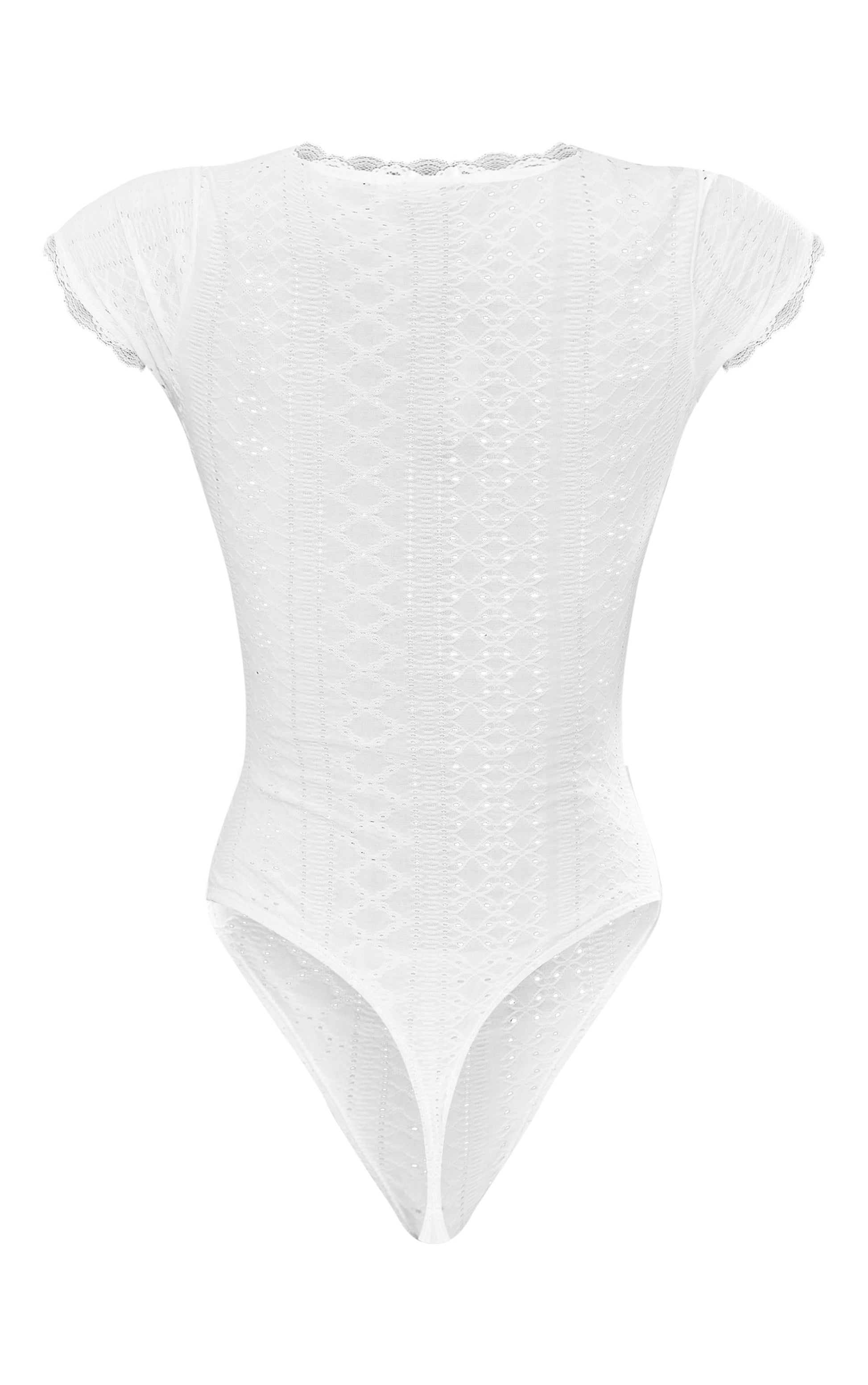 https://cdn-img.prettylittlething.com/d/d/8/0/dd80098a310fe8ac68f9534bacd4919ea48b0e75_cnj5904_6.jpg